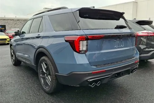 2025 Ford Explorer ST photo 2