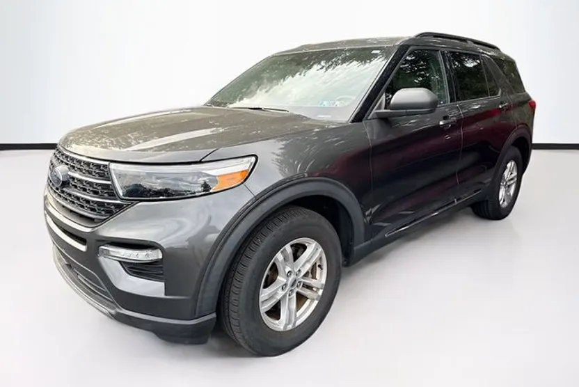 2020 Ford Explorer XLT photo 1