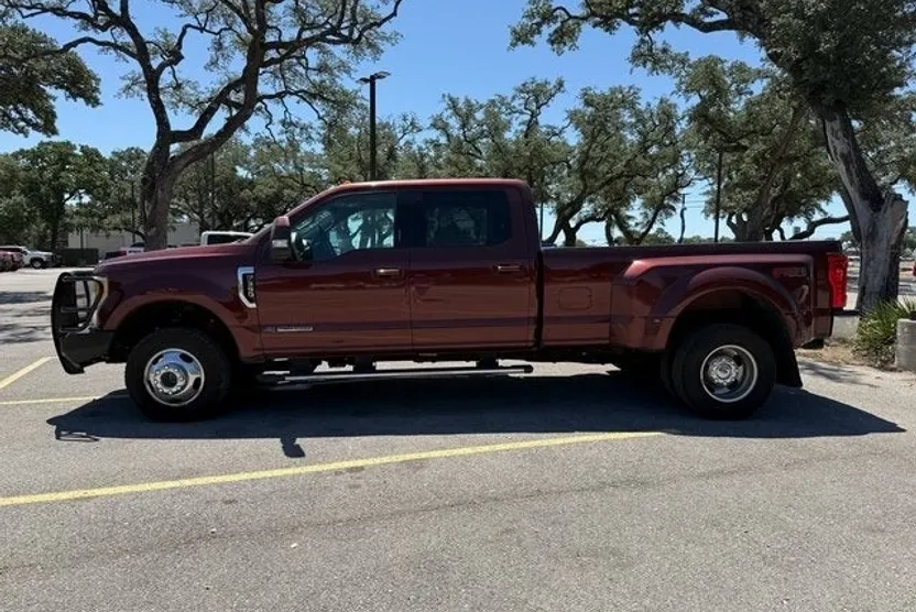 2017 Ford F-350 photo 1