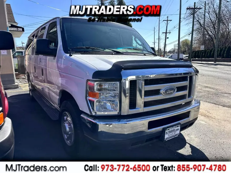 2013 Ford E-350 photo 1