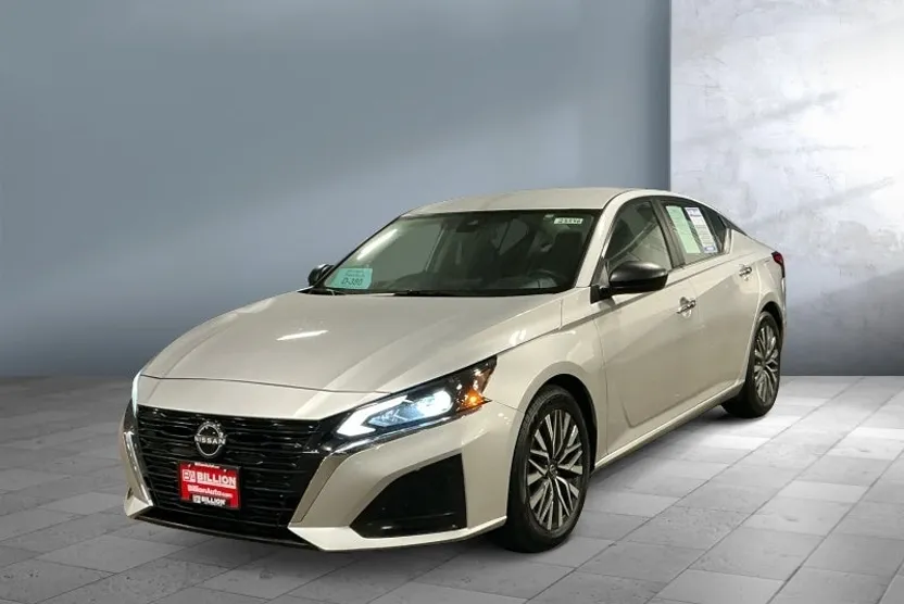 2024 Nissan Altima 2.5 SV photo 1