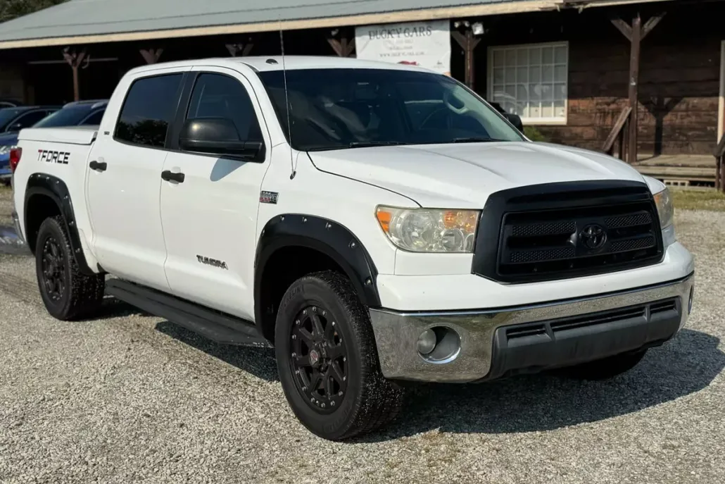 2012 Toyota Tundra CrewMax photo 1