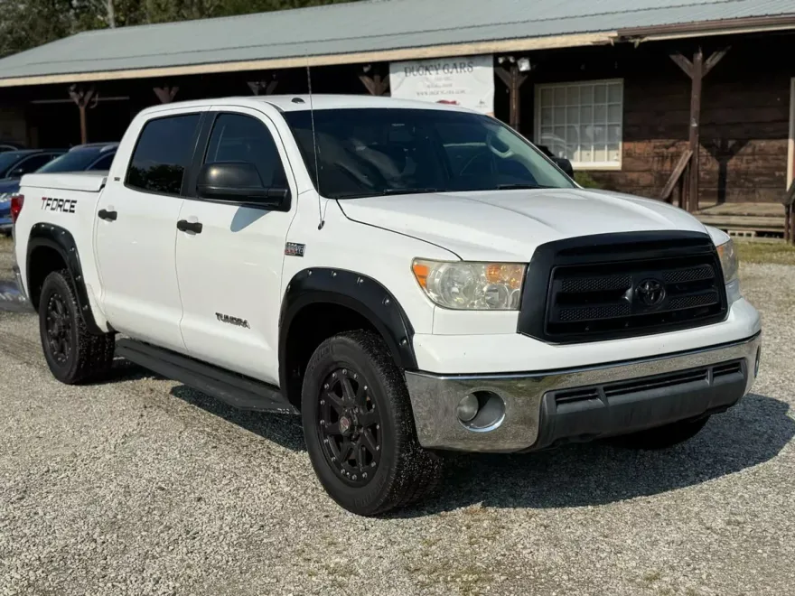2012 Toyota Tundra CrewMax photo 1