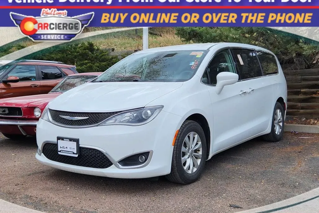 2018 Chrysler Pacifica Touring Plus photo 1