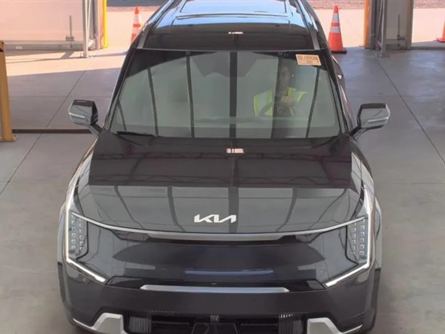 2024 Kia EV9 Land photo 1