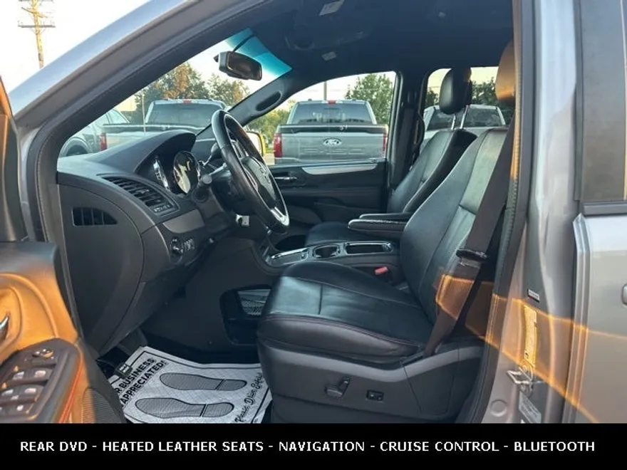 2017 Dodge Grand Caravan GT photo 1