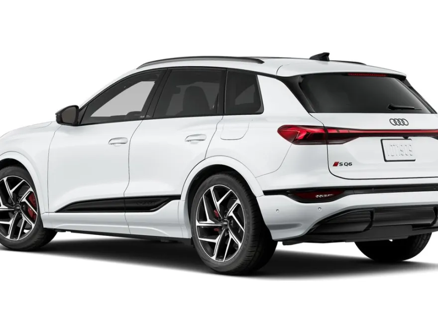 2025 Audi SQ6 photo 1
