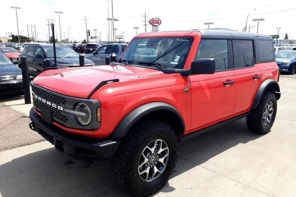 2024 Ford Bronco Badlands photo 1