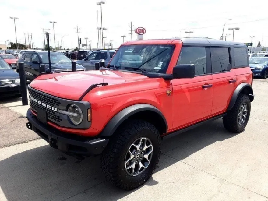 2024 Ford Bronco Badlands photo 1