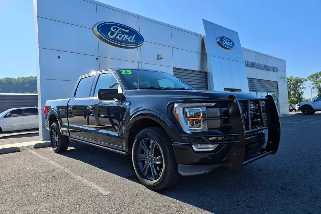 2023 Ford F-150 Lariat photo 1