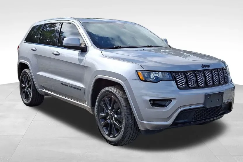 2019 Jeep Grand Cherokee Altitude photo 1