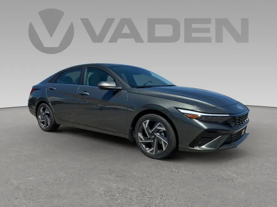 2025 Hyundai Elantra Limited photo 1