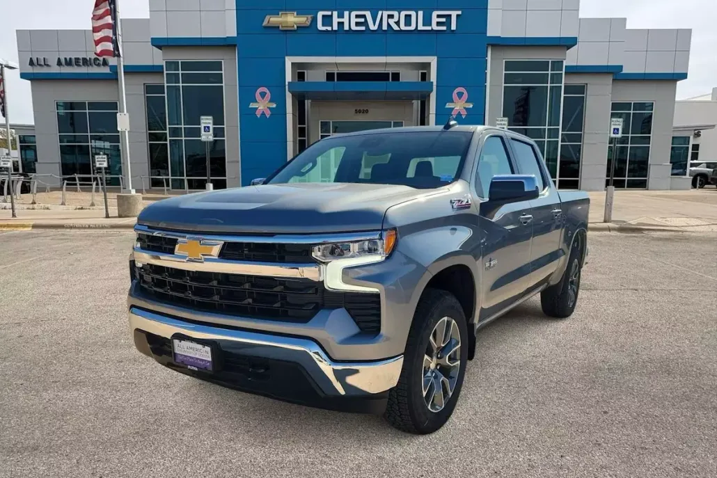 2026 Chevrolet Silverado 1500 LT photo 1