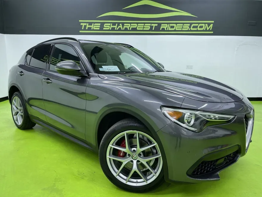 2018 Alfa Romeo Stelvio Ti Sport photo 1