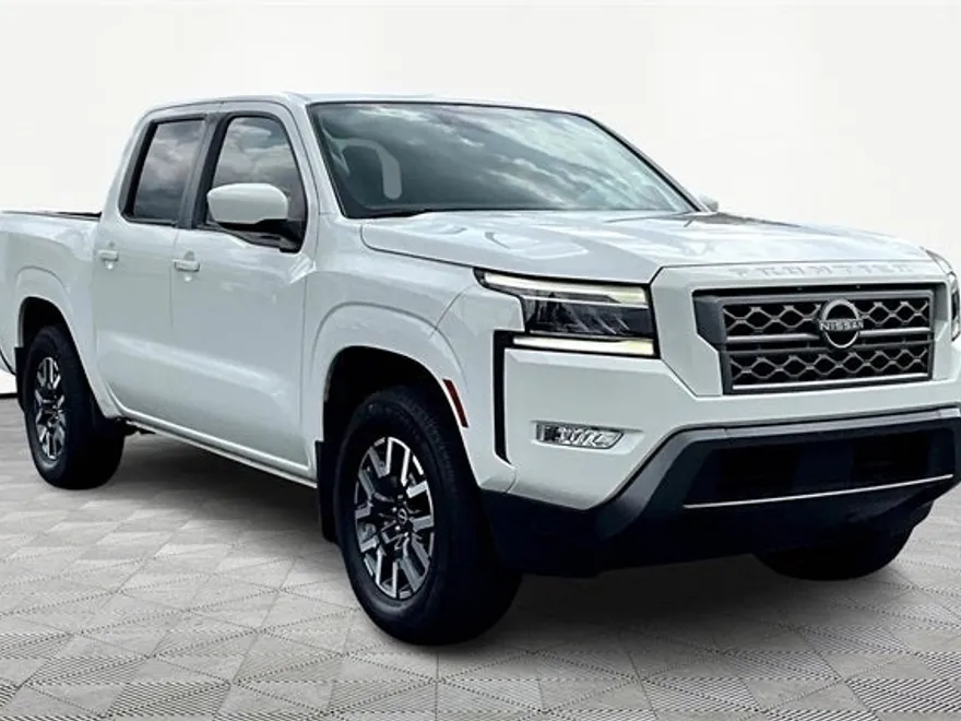 2024 Nissan Frontier SL photo 1