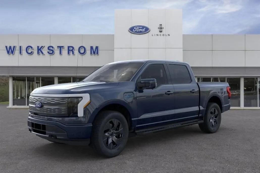2025 Ford F-150 Lightning Lariat photo 1