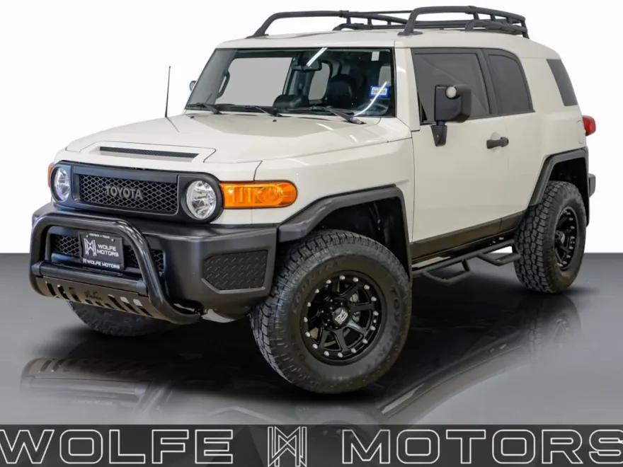 2012 Toyota FJ Cruiser Base photo 1