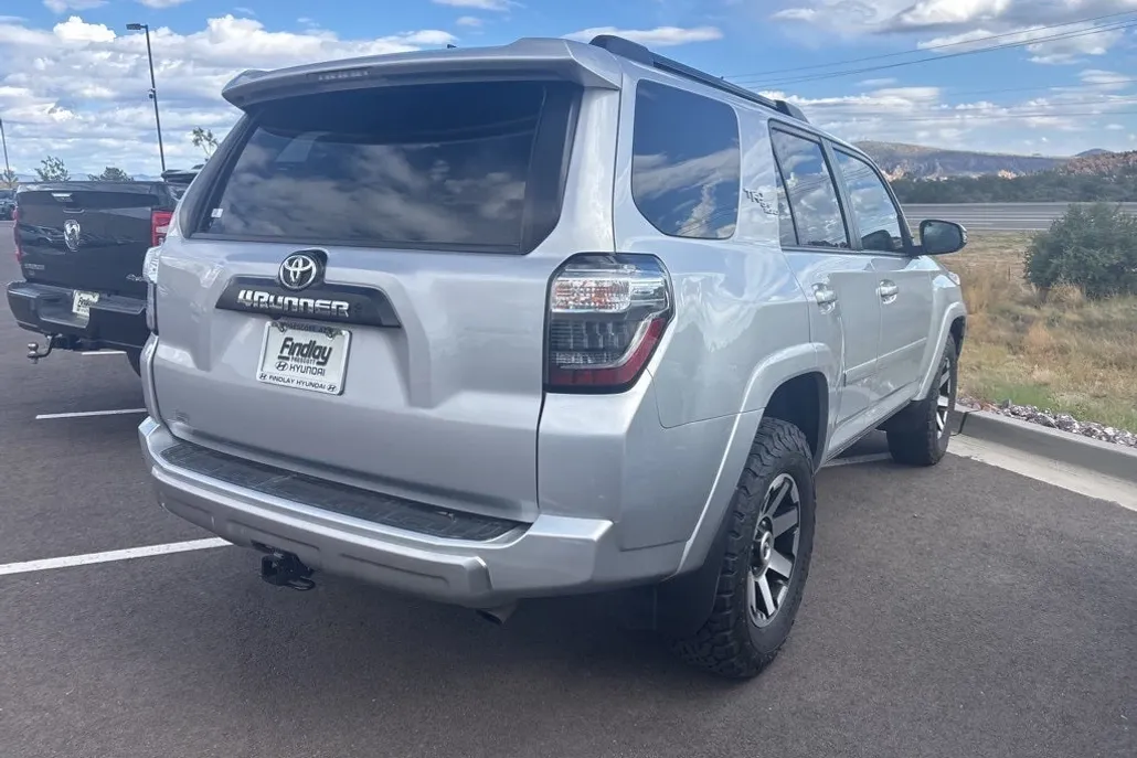 2021 Toyota 4Runner TRD Off-Road Premium photo 1