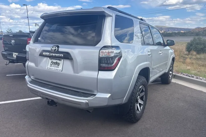 2021 Toyota 4Runner TRD Off-Road Premium photo 1