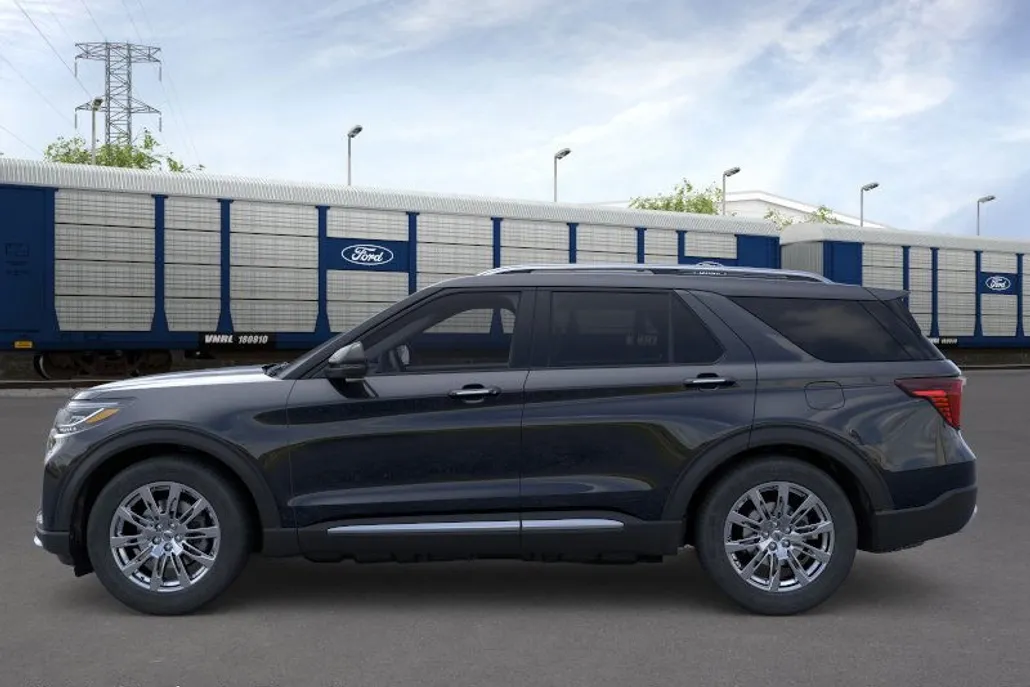 2025 Ford Explorer Platinum photo 1