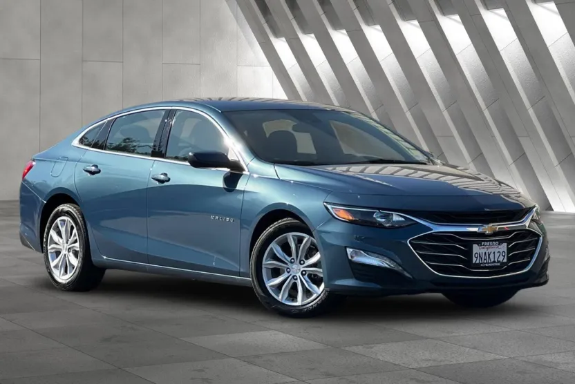 2024 Chevrolet Malibu 1LT photo 1