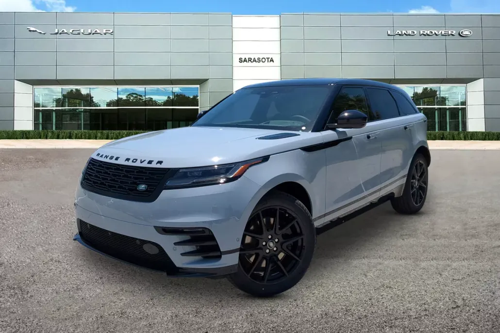2026 Land Rover Range Rover Velar SE photo 1