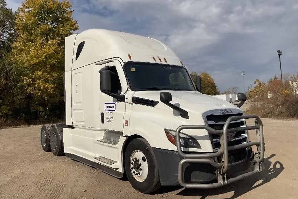 2022 Freightliner Cascadia 126" Sleeper Cab photo 1