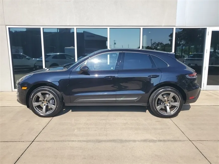 2025 Porsche Macan photo 1