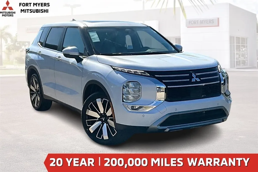 2025 Mitsubishi Outlander SE photo 1