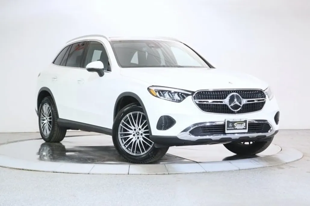 2025 Mercedes Benz GLC 300 4MATIC photo 1