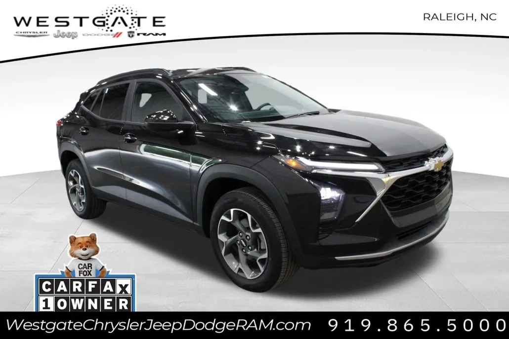 2024 Chevrolet Trax LT photo 1