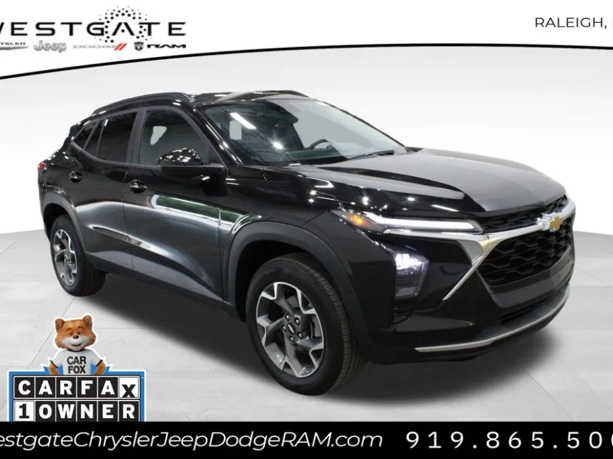 2024 Chevrolet Trax LT photo 1