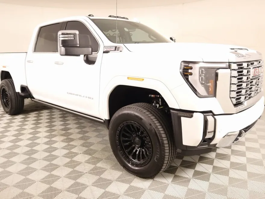 2024 Gmc Sierra HD Denali photo 1