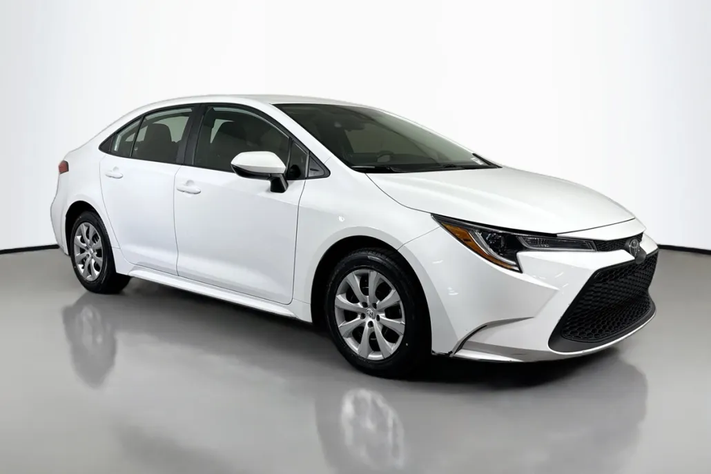 2022 Toyota Corolla LE photo 1