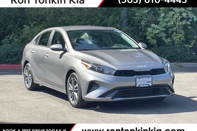 2024 Kia Forte LXS photo 1