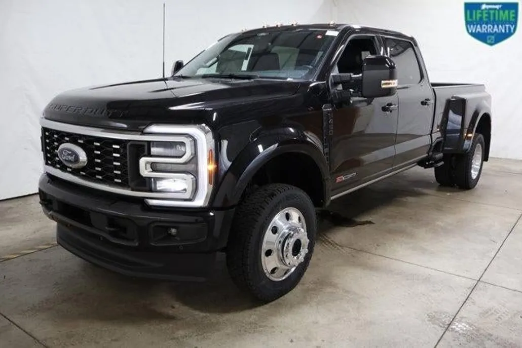 2026 Ford F-450 Platinum photo 1