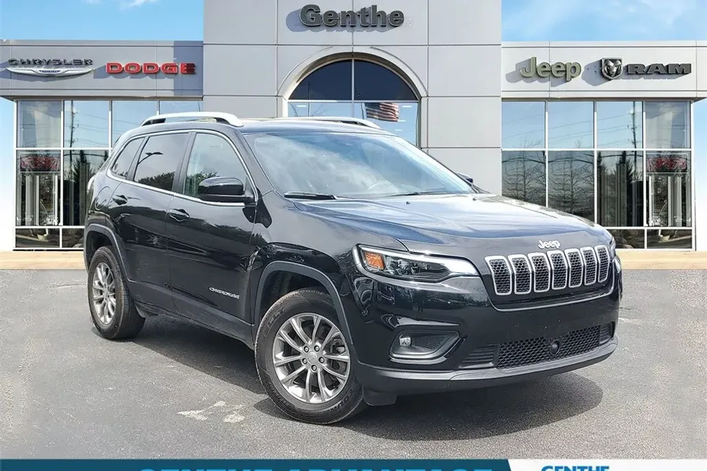 2021 Jeep Cherokee Latitude Lux photo 1