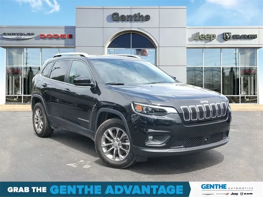 2021 Jeep Cherokee Latitude Lux photo 1