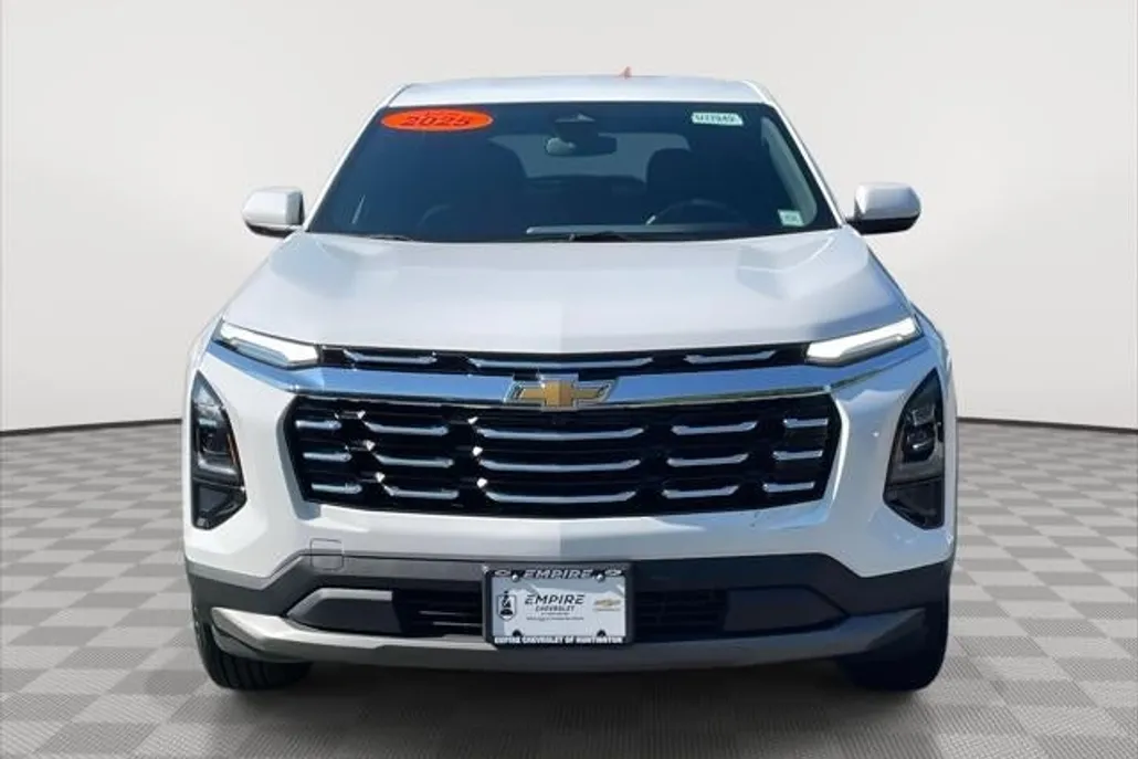 2025 Chevrolet Equinox LT photo 1