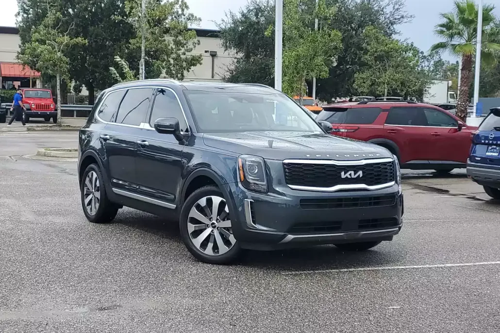 2022 Kia Telluride S photo 1
