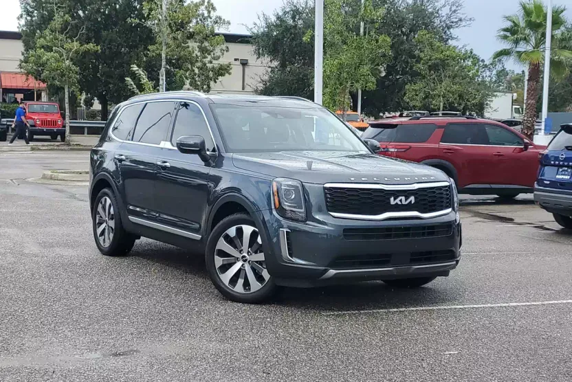 2022 Kia Telluride S photo 1