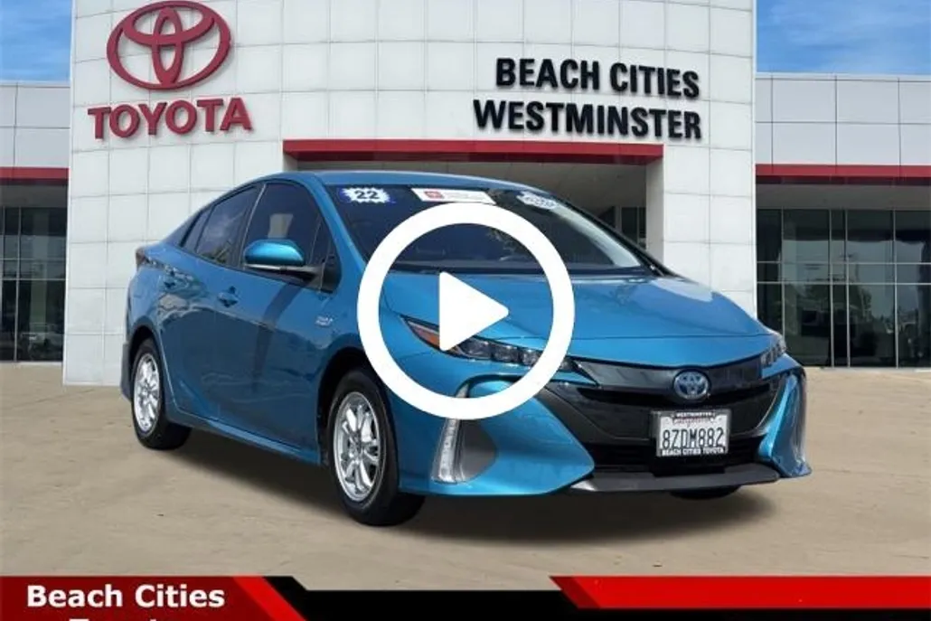 2022 Toyota Prius Prime LE photo 1