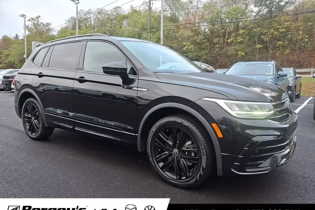 2022 Volkswagen Tiguan SE R-Line Black photo 1