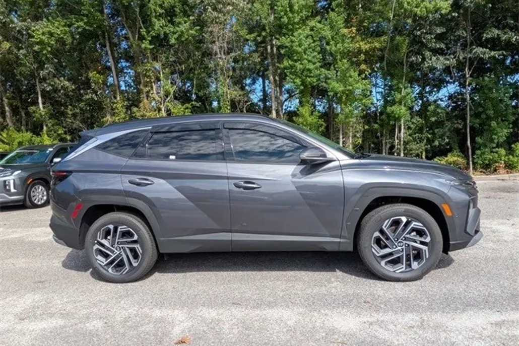 2025 Hyundai Tucson Hybrid Limited photo 1
