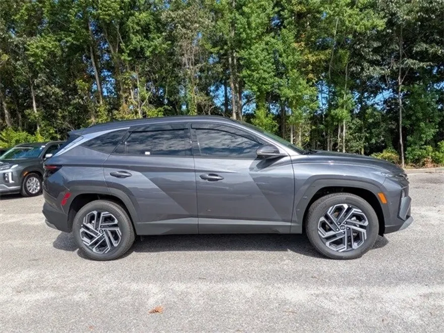 2025 Hyundai Tucson Hybrid Limited photo 1