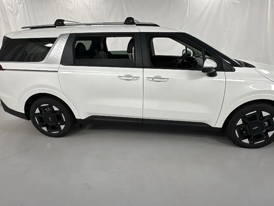 2026 Kia Carnival EX photo 1