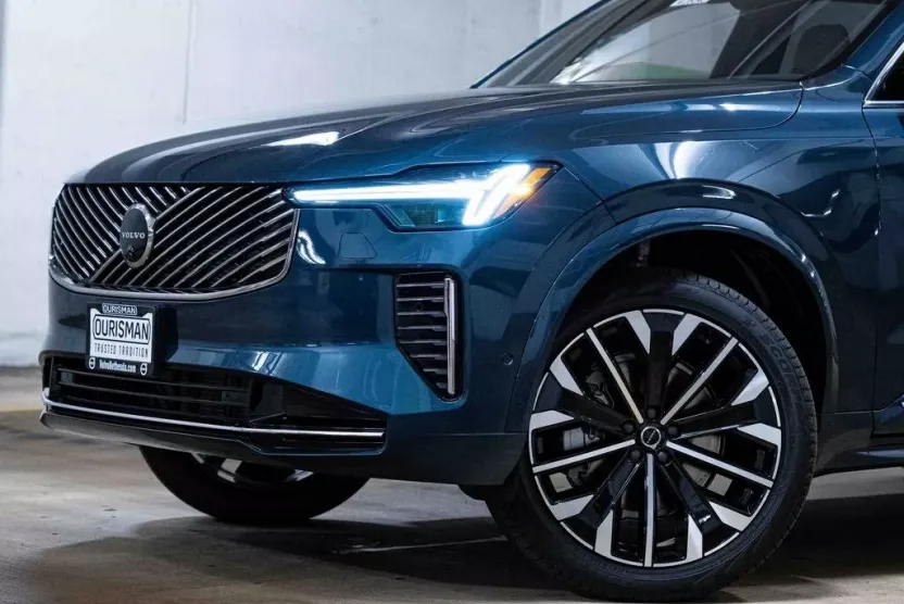 2026 Volvo XC90 Plus photo 1