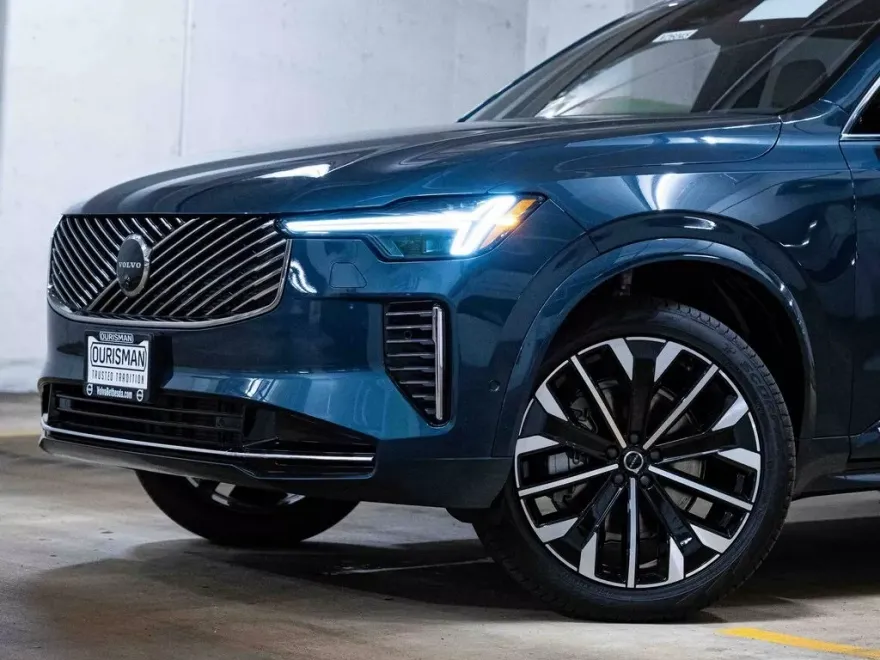 2026 Volvo XC90 Plus photo 1