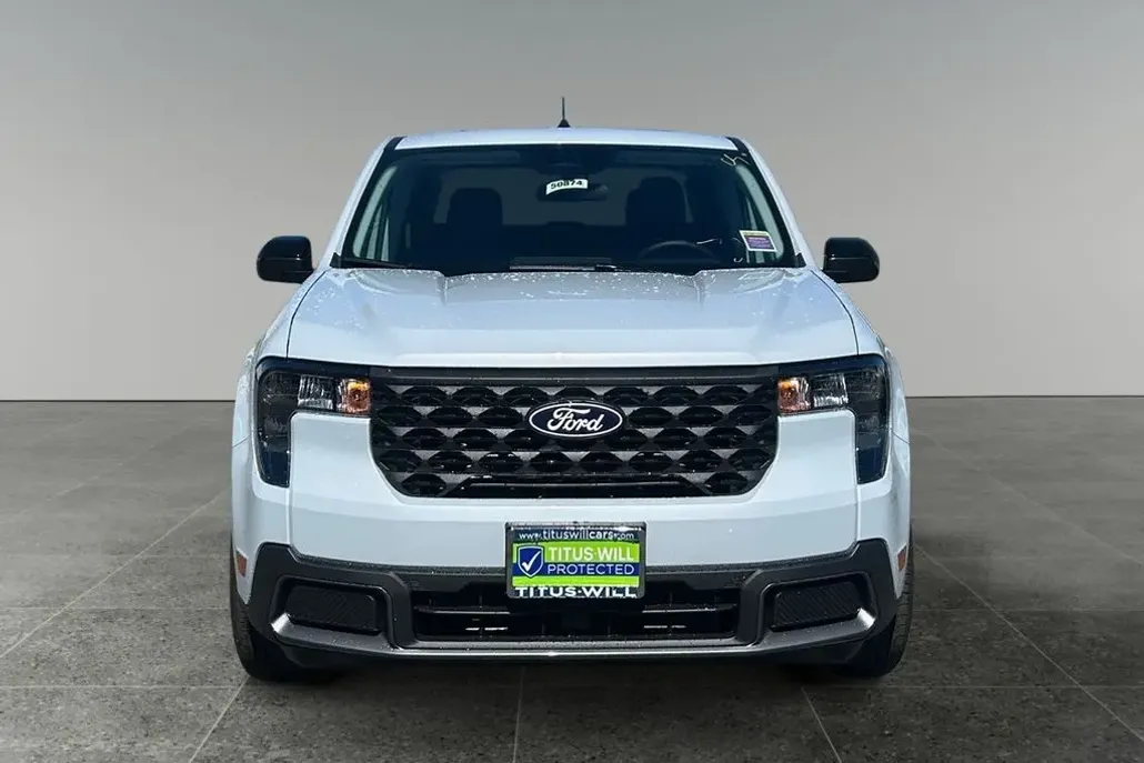 2025 Ford Maverick XLT photo 1