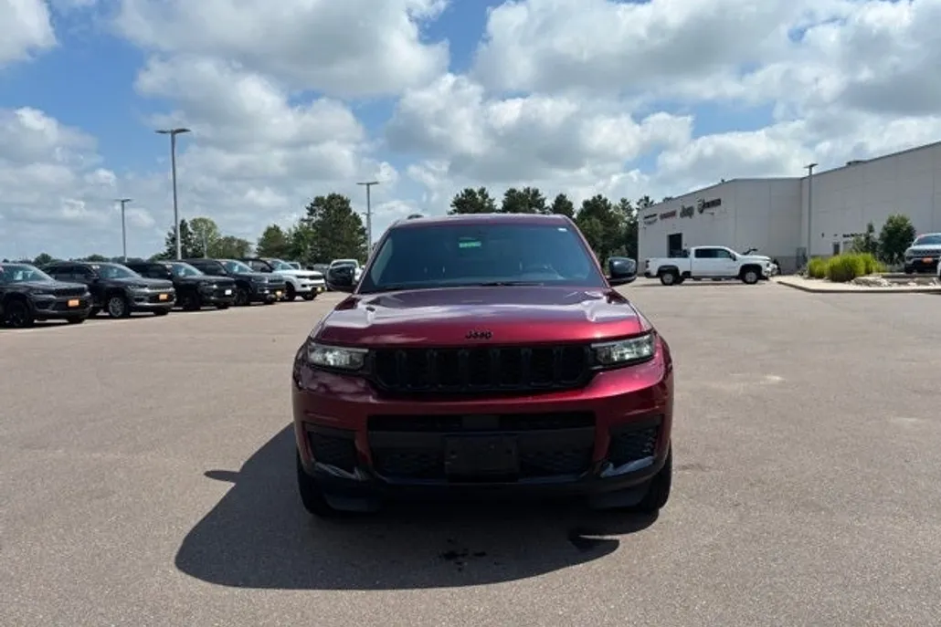 2022 Jeep Grand Cherokee Altitude photo 1